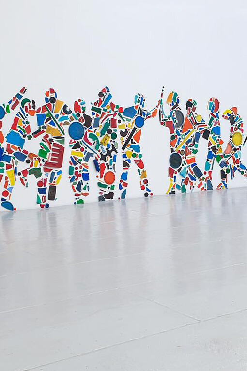 Tony Cragg, Ge(schichte), exhibition view. Courtesy of Galleria Tucci Russo 