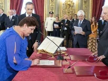 Teresa Bellanova durante il giuramento al Quirnale