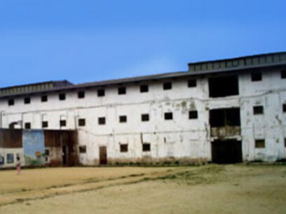 La antigua Cárcel de Valparaíso, ubicada en N° 471 (actual Parque Cultural de Valparaíso), fue utilizada para la detención e interrogatorio de presos políticos de la región