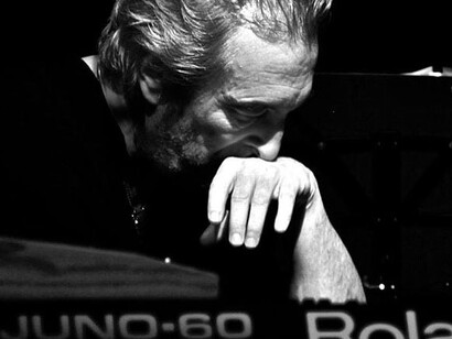 Nik Comoglio