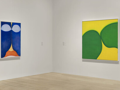 Huguette Caland, Outside the line, exhbition view. Courtesy of Institute of Contemporary Art