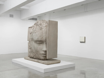 Mark Manders, exhibition view. Courtesy of Tanya Bonakdar Gallery