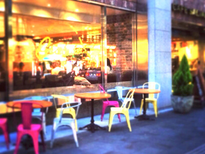 Café in Tokyo © Alma Reyes