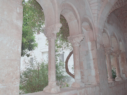 Monastero di San Benedetto, Conversano, Italia. Nel 1266 papa Clemente IV affidò il monastero ad un gruppo di monache cistercensi esuli dalla Grecia guidate da Dametta Paleologo