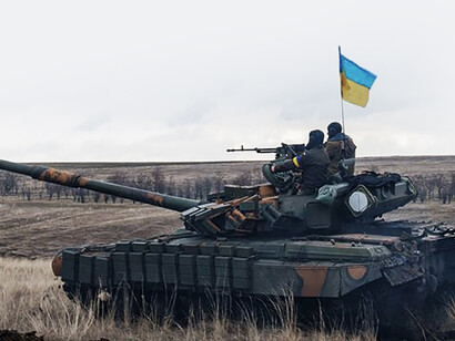 War in Ukraine with tanks, soldiers, and advancing troops