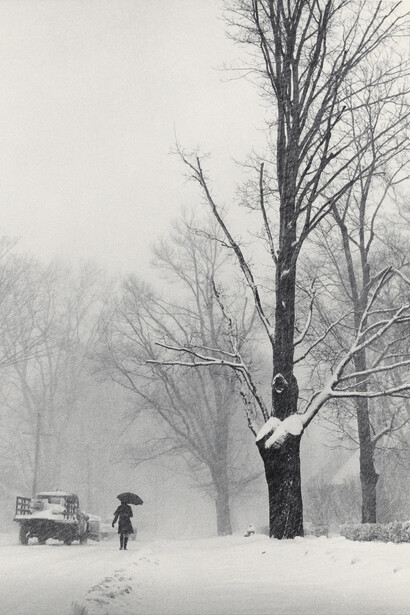 Richard Yee 趙羡藻, Main street, North Andover, MA (detail), 1962. Courtesy of Robert Klein Gallery 