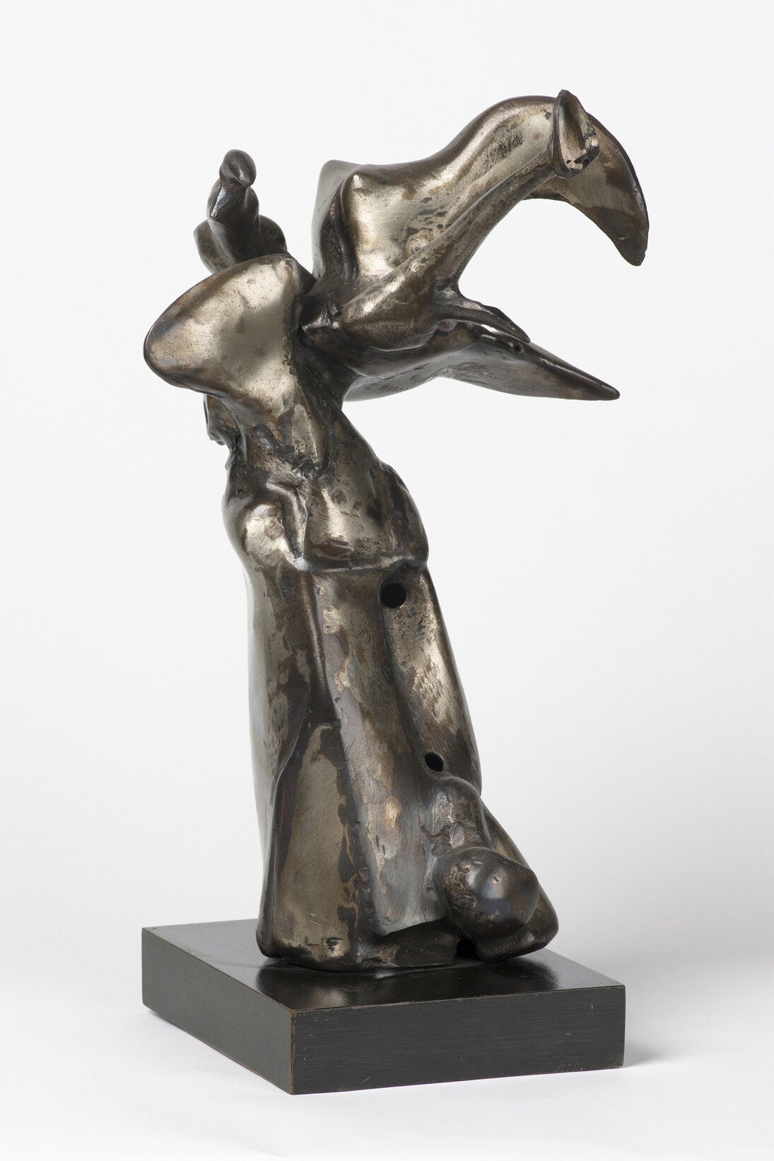 Richard Hunt, Small Hybrid, 1964. Collection Museum of Contemporary Art Chicago, Gift of Mr. and Mrs. Morton A. Sterling. © 1964 Richard Hunt. Photo: Nathan Keay, © Museum of Contemporary Art Chicago.