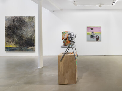 Installation view
Greene Naftali Gallery at Galerie Chantal Crousel: Arrangement in Gray Galerie
Chantal Crousel, Paris, France (22/10 — 14/01/2021). Courtesy of Greene Naftali Gallery, New York and Galerie Chantal Crousel, Paris. Photo: Martin Argyroglo. 