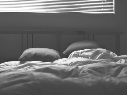 Keeping a clean sleeping area can avoid allergic bouts