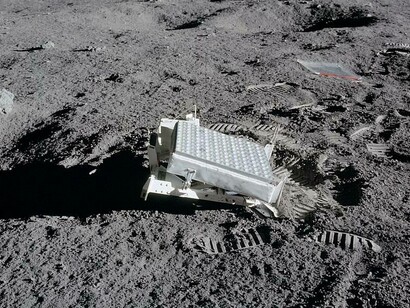 Catarifrangente laser (LR3) che gli astronauti dell'Apollo 14 hanno utilizzato sulla Luna durante l'attività extraveicolare (EVA) sulla superficie lunare