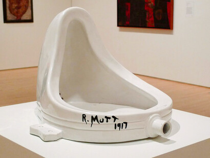 Urinoir, Marcel Duchamp. Certains artistes ont été accusés d’avoir tué l’œuvre, comme ce fut le cas de Marcel Duchamp avec ses fameux « ready made »