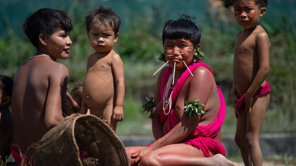 Yanomami, tribo que habita na Floresta Amazônica; Brasil