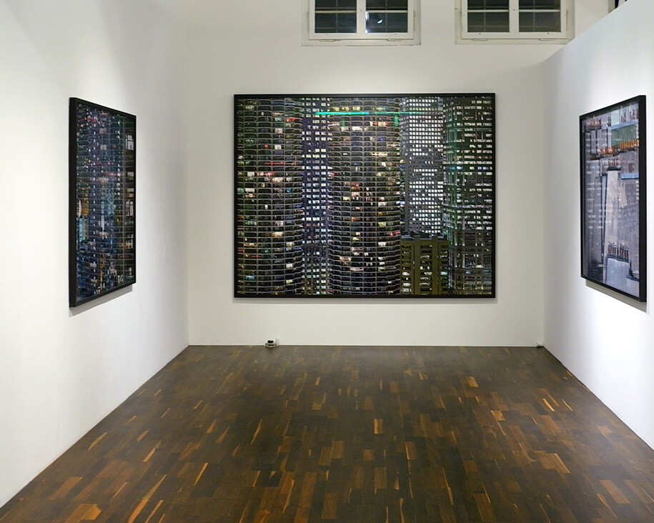 Michael Wolf, Exhibition view. Courtesy of Christophe Guye Galerie 