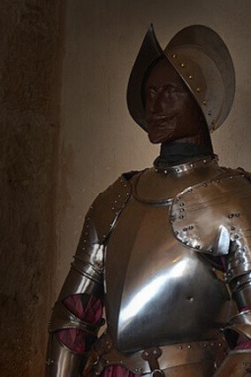 Conquistador español con su armadura