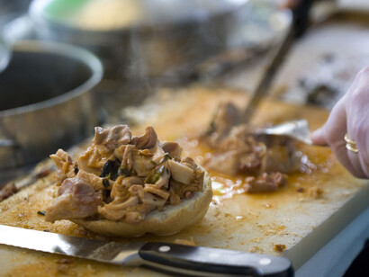 Preparation of the panino con il lampredotto