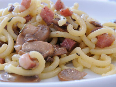 Gramigna with pancetta and mushrooms