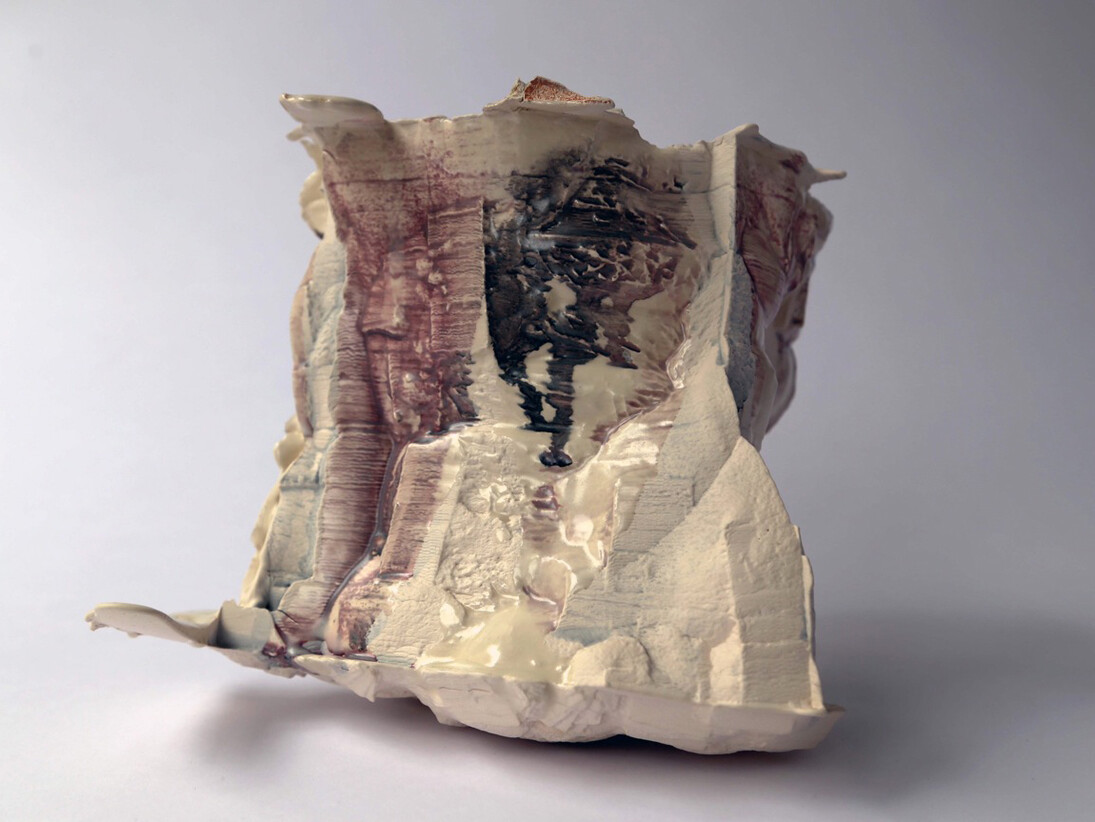 Ulrika Strömbäck, Daze, 2014, Glazed earthenware, 17,8 x 22,9 x 20,3 cm