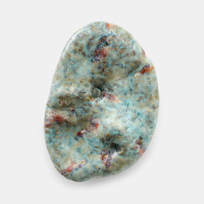 Akane Saijo,
Eyelid scent, 2023,
Ceramic,
16 5/8 x 12 1/2 x 5 3/4 inches. Courtesy of the artist and Blum Gallery LA