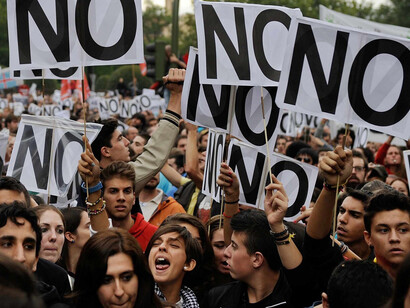 La calle en desacuerdo con los que mandan