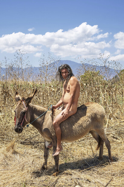 From the series La Cucaracha, © Pieter Hugo, Courtesy of Yossi Milo Gallery, New York
