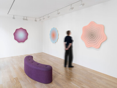 Artistes divers, Panorama, vue de l’exposition. Avec l’aimable autorisation de la Galerie Perrotin