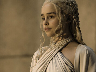 Que nos perdone la bella Emilia Clarke, pero la Khaalesi de los libros es mucho más espectacular