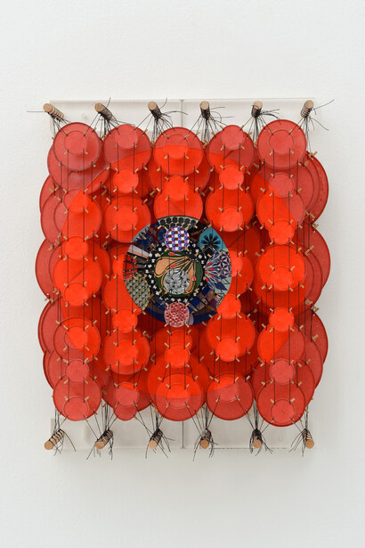 Jacob Hashimoto, The Annullated Core,
2015,
57 x 43 x 20 cm,
bambù, dacron, carta,
nylon, acrilico e pigmenti
/ bamboo, dacron, paper,
nylon, acrylic and pigments,foto Michele Alberto Sereni, courtesy Studio la Città
