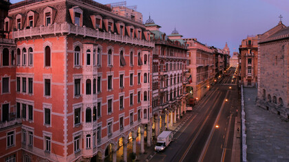 Via XX Settembre di prima mattina