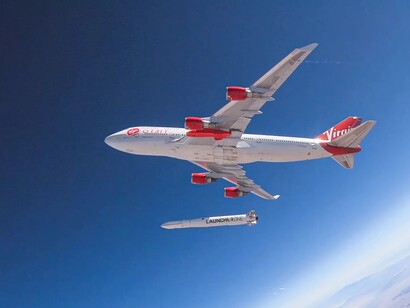 L'aereo vettore Boeing 747 di Virgin Orbit, Cosmic Girl, fotografato mentre rilascia il razzo LauncherOne durante un test del luglio 2019.
(Crediti immagine - Virgin Orbit / Greg Robinson)