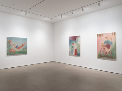 Xingzi Gu, Fluffing the foliage, exhibition view. Courtesy of Clearing 