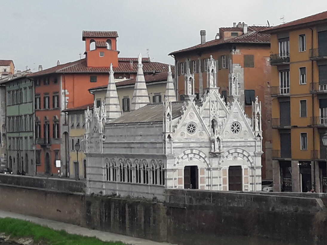 Chiesa della Spina, esterni