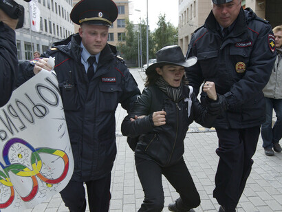 Activista por los derechos de las personas homosexuales detenido durante la celebración de los Juegos Olímpico de Sochi (2014)
