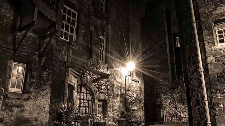 Callejón en la Ciudad Vieja. Colin Myers Photography