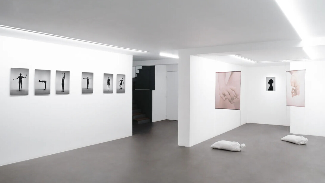 Various artists, Corps à l’œuvre, exhibition view. Courtesy of Galerie Maubert