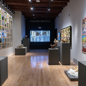 Sandra Rozental, Emilio Chapela y Eduardo Abaroa, Estelas del Usumacinta, vista de exhibición. Cortesía del Museo Amparo