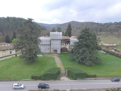 Vista dall'alto del Il piano terra del Castello di Cafaggiolo in fase di ristrutturazione