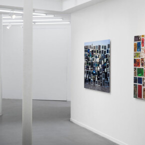 Liu Bolin, Exhibition view. Courtesy of Galerie Paris-Beijing