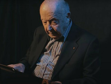 Mimis Plessas collaborated with many celebrated Greek lyricists and singers throughout his career