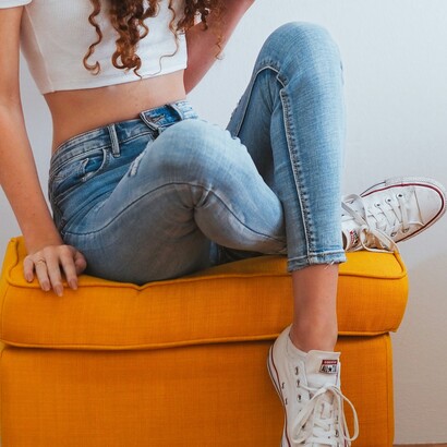 Le sue collaborazioni con artisti come Keith Haring e Andy Warhol hanno reso il brand Fiorucci un'icona della fusione tra arte e moda