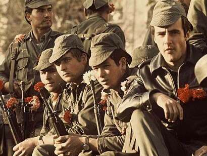 Los claveles que muchos ciudadanos lisboetas colocaron en los fusiles de los soldados dieron nombre a una de las más admirables revoluciones de la segunda mitad del siglo XX