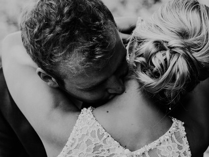 Un abbraccio di 30 secondi stimola l’amigdala