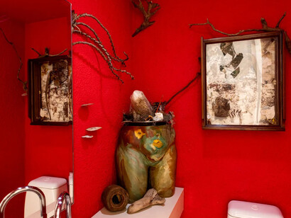 Vários artistas, Quarto, vista de exposição. Cortesia da Galeria Marilia Razuk