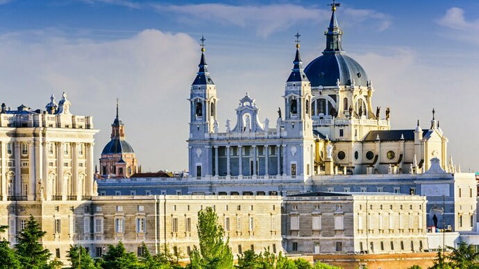 Madrid. El Palacio Real y la Catedral de la Almudena