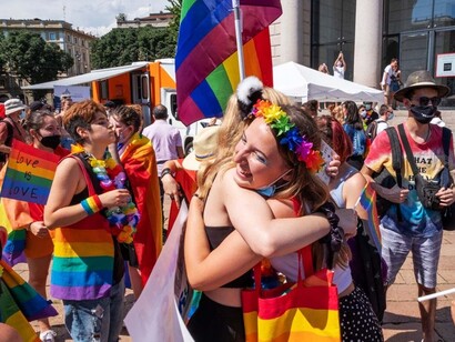 Escenas de la «marcha del orgullo» alrededor del mundo