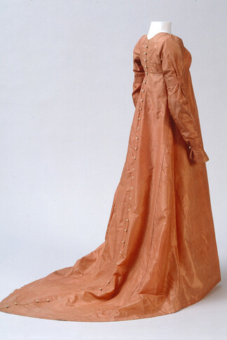 Textiles and Jewellery. Courtesy of GNM 