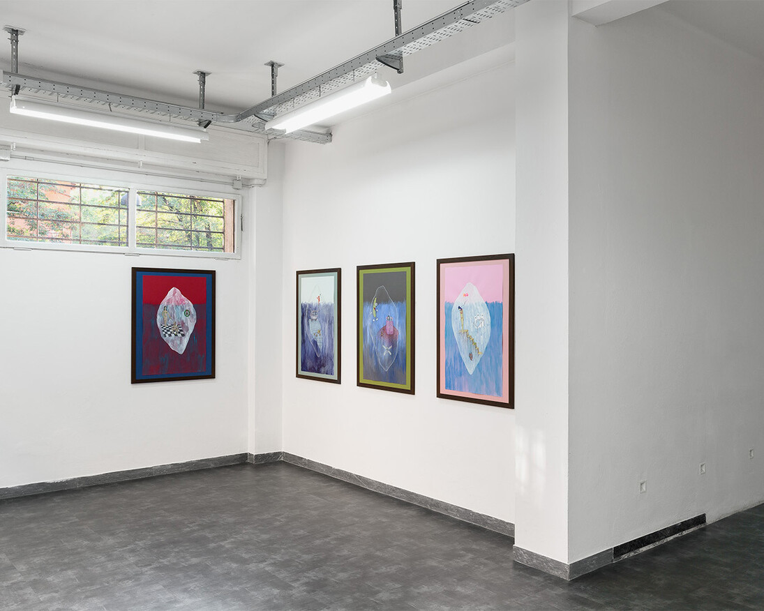 Ann Hirsc. Submarine Society, Exhibition view. Courtesy of Galleriapiù