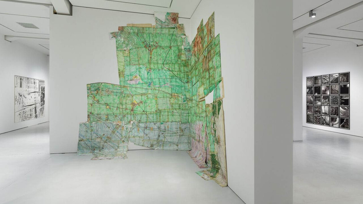 Verschiedene künstler, Uncertain maps, ausstellungsansicht. Mit freundlicher genehmigung von KAI 10 | Arthena Foundation