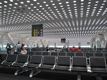 Aeropuerto de Ciudad de México. Zona de espera en la terminal 2
