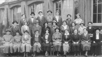 Donne giardiniere a Kew