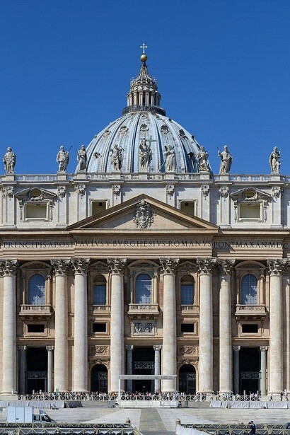 La presenza della Chiesa Cattolica nel mondo si manifesta attraverso opere di carità, educazione e missioni, offrendo sostegno alle comunità più vulnerabili e promuovendo valori di pace e giustizia